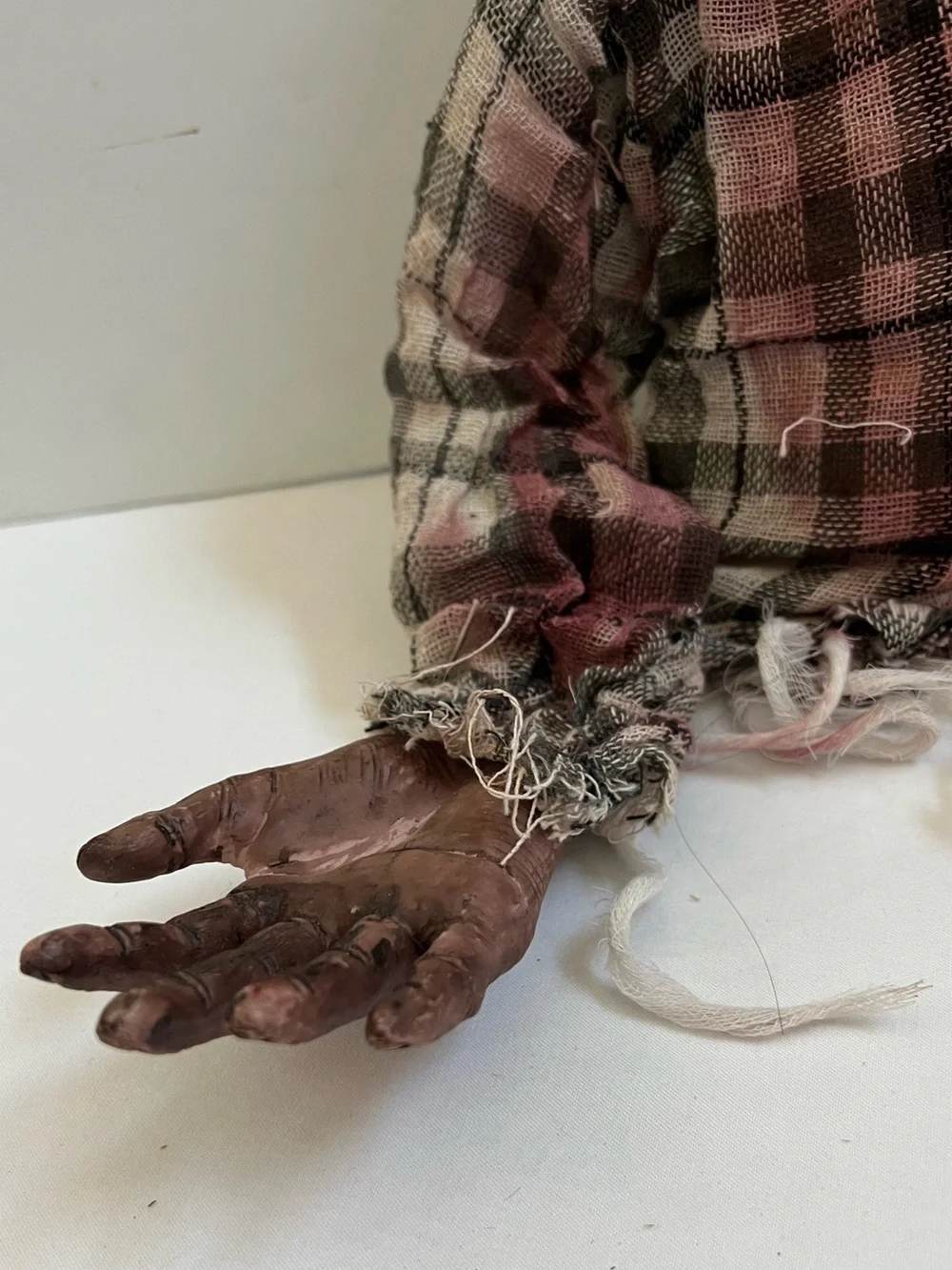Zombie Torso Halloween Prop Severed Head Horror Haunted House Decor Screaming